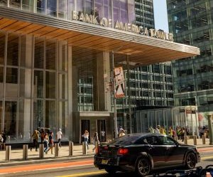 Le Forex offre la possibilité de profiter des fluctuations des devises mondiales sur un marché très liquide qui fonctionne 24 heures sur 24, mais c'est aussi un secteur à haut risque en raison de l'effet de levier, de la forte volatilité et de l'impact des actualités macroéconomiques ; la clé est de trader avec une stratégie claire, une gestion stricte des risques et uniquement avec un capital que vous pouvez vous permettre de perdre sans affecter votre stabilité financière.